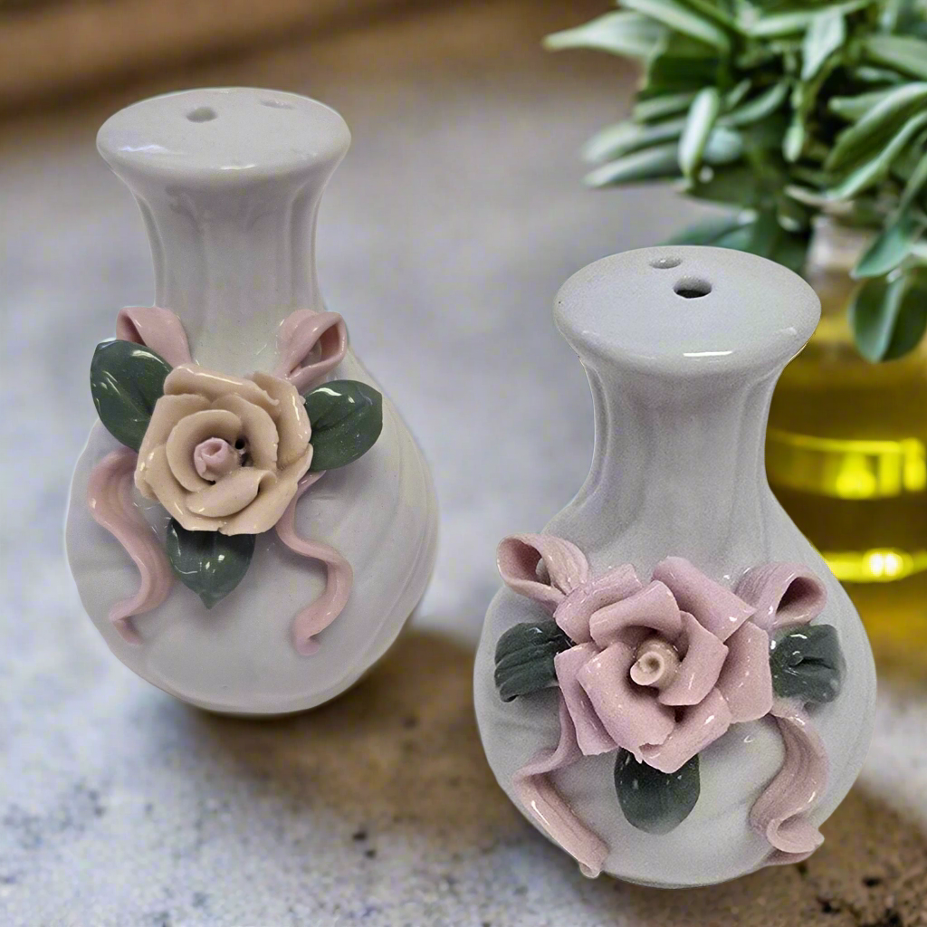 Salt / Pepper Shakers - Set of 4