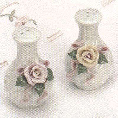Salt / Pepper Shakers - Set of 4