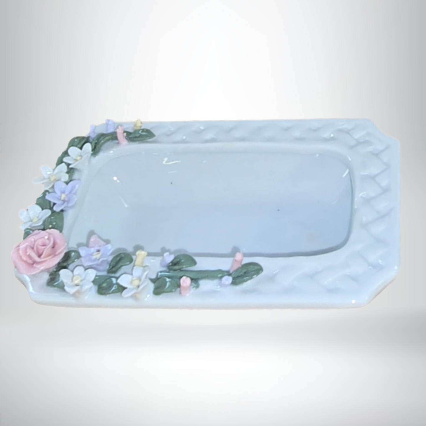 Porcelain Floral Bathroom Accessory Set – 4-Piece Ceramic Decor (Soap Dish, Toothbrush Holder, Flower Bud Vase & Heart Holder with Lid)