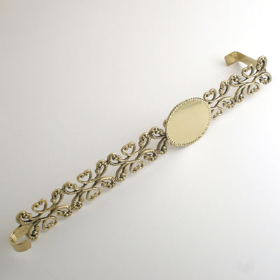 Emblem Wreath Holder - Set of 2